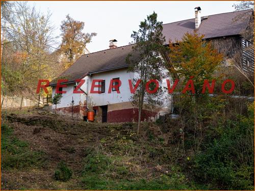 Nemovitost  3+1 s pozemkem 2 077 m2, Horky u Dubé, v blízkosti Máchova jezera